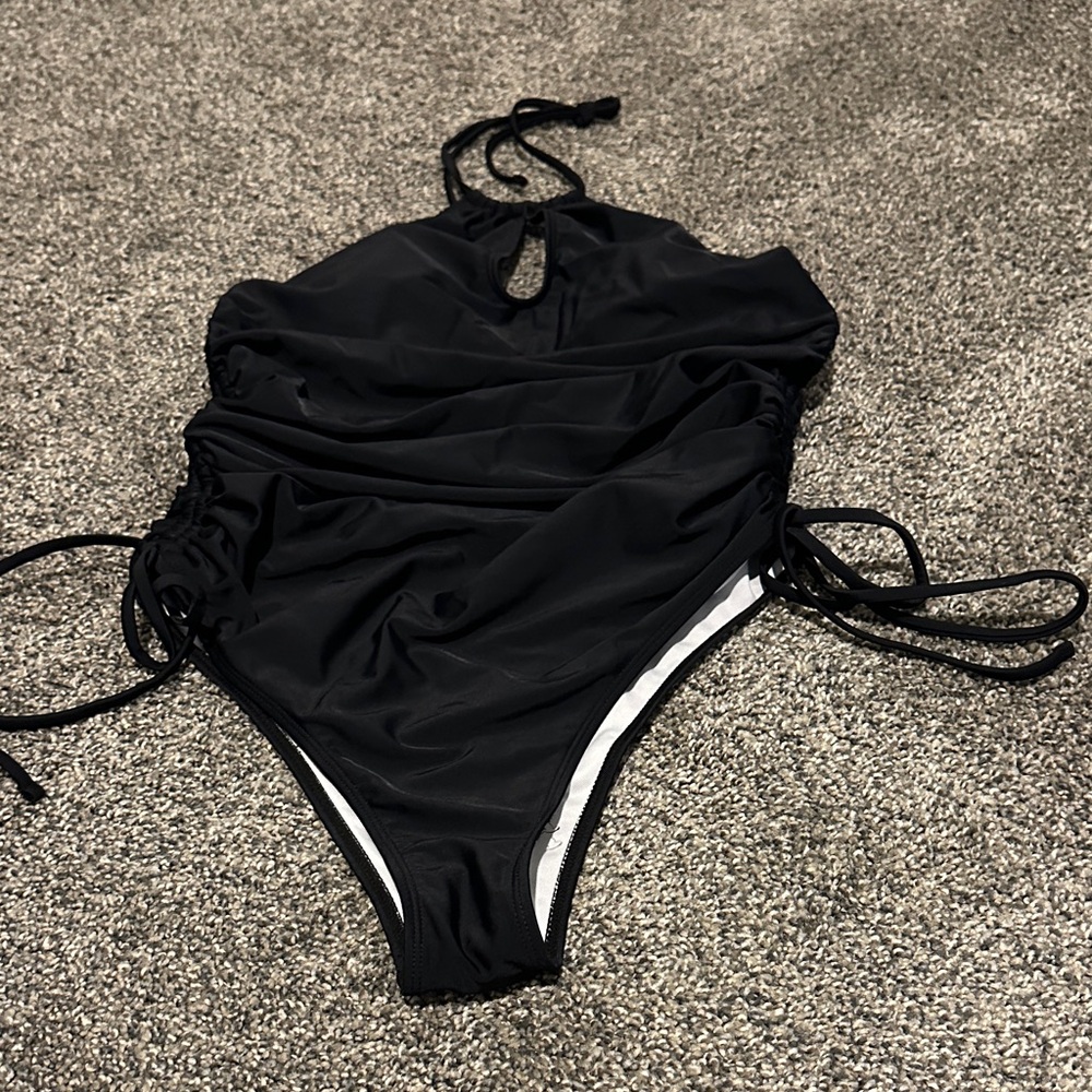 SHEIN Black Ruched One-Piece Swimsuit